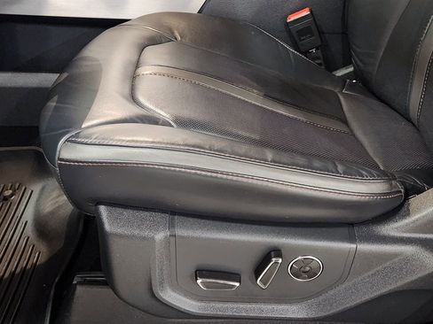 Used 2022 Ford F250 Platinum w/ Tremor Off-Road Package image 44