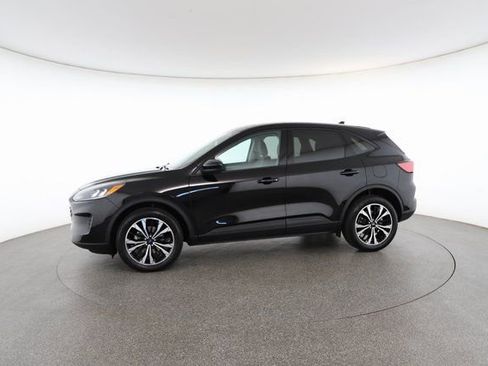 Used 2022 Ford Escape SE w/ SE Sport Appearance Package image 5