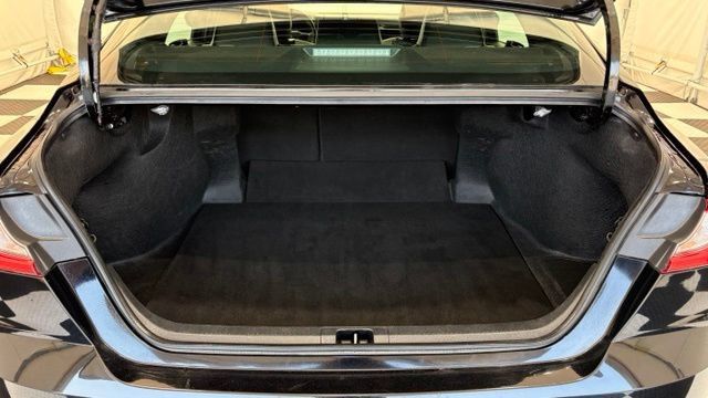 Used 2025 Toyota Camry SE FWD image 4