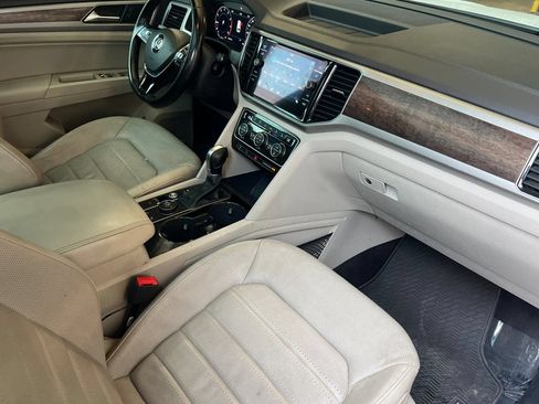 Used 2018 Volkswagen Atlas SEL Premium AWD/4WD image 17