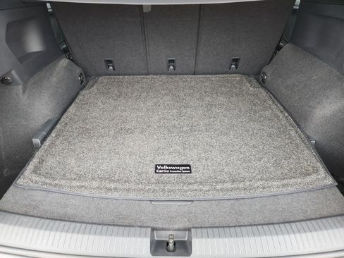 Used 2022 Volkswagen Tiguan SEL R-Line image 36