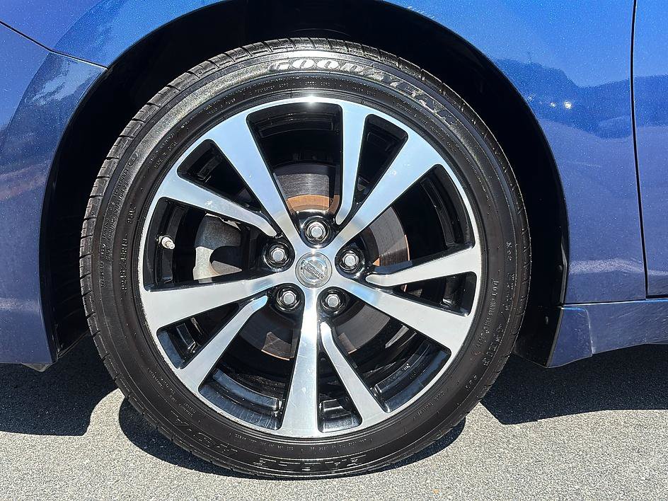 Used 2018 Nissan Maxima Platinum FWD image 9