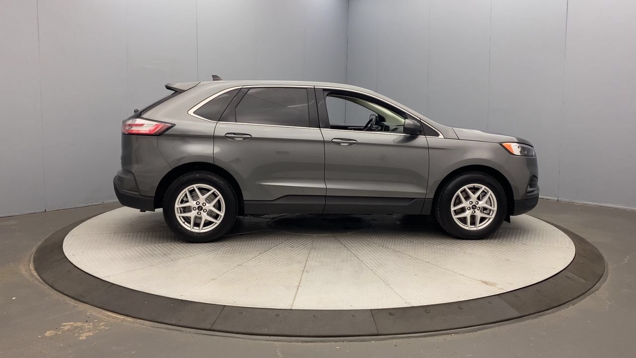 Used 2024 Ford Edge SEL AWD/4WD image 6