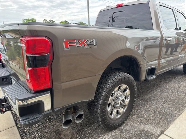 Used 2023 Ford F250 Lariat w/ Lariat Ultimate Package AWD/4WD image 6