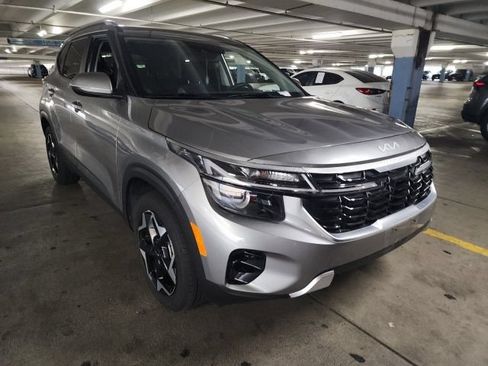 Certified 2025 Kia Seltos S FWD image 2