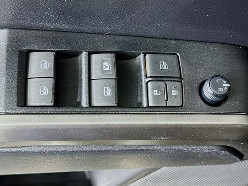 Used 2021 Toyota Tacoma SR5 RWD image 15