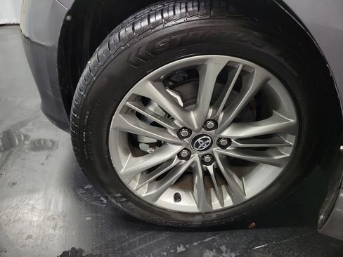 Used 2016 Toyota Camry SE FWD image 13
