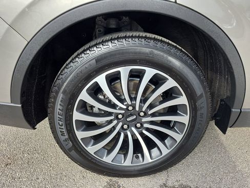 Used 2023 Lincoln Aviator Reserve w/ Equipment Group 201A image 15