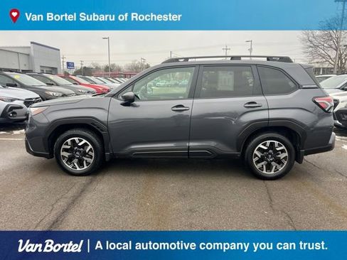 Used 2025 Subaru Forester Premium AWD/4WD image 3