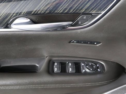 Used 2022 Cadillac XT6 Premium Luxury image 37