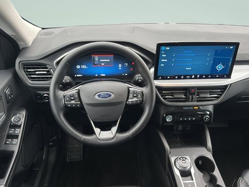 Used 2025 Ford Escape Platinum image 9