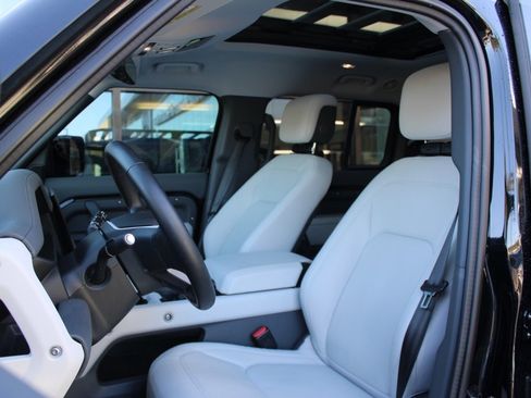Certified 2025 Land Rover Defender 130 X-Dynamic SE image 6