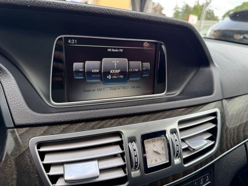 Used 2016 Mercedes-Benz E 350 Sedan image 25