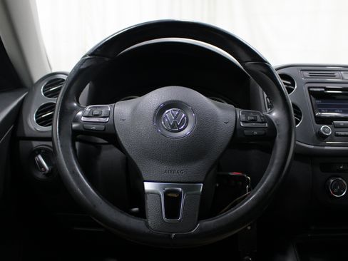 Used 2014 Volkswagen Tiguan SE FWD image 10
