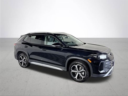 New 2026 Volkswagen Tiguan SE image 4