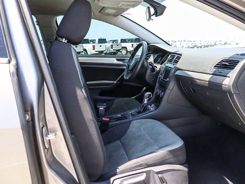 Used 2016 Volkswagen e-Golf SE w/ DC Fast Charging Package FWD image 15