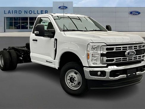 New 2026 Ford F350 XL w/ XL Chrome Package image 2