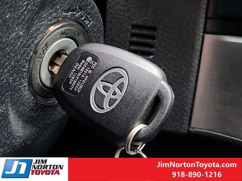 Used 2019 Toyota Tacoma SR image 22
