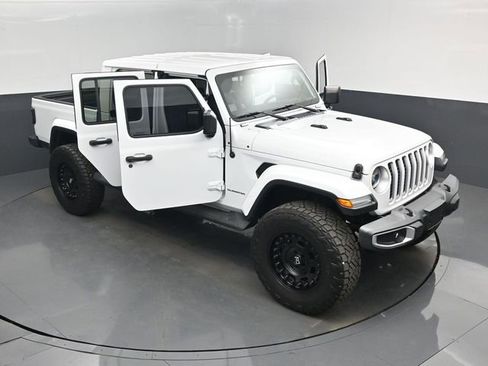 Used 2020 Jeep Gladiator Overland image 19