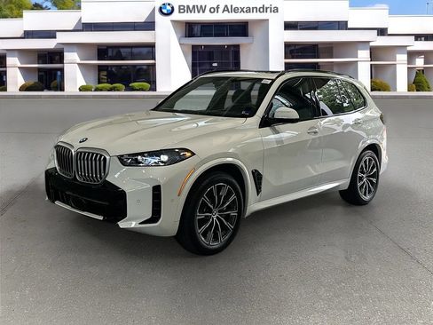 New 2026 BMW X5 xDrive40i w/ M Sport Package AWD/4WD image 1