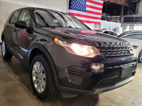 Used 2017 Land Rover Discovery Sport SE image 3