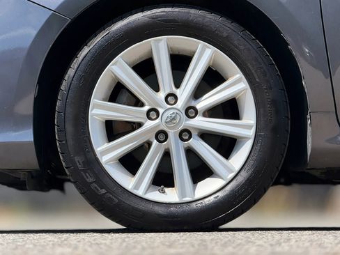 Used 2013 Toyota Camry XLE image 31