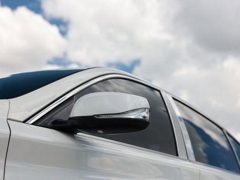 Used 2017 INFINITI Q50 Signature Edition w/ All Weather Package (L93) RWD image 39