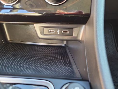 Used 2021 Volkswagen Jetta SE w/ SE Cold Weather Package image 25