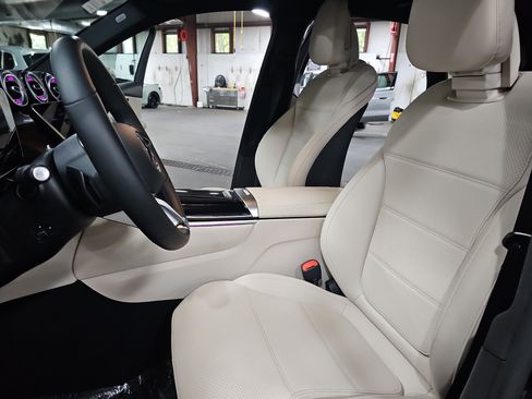 Used 2026 Mercedes-Benz GLC 300 4MATIC image 16