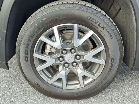 Used 2022 GMC Acadia SLE w/ Driver Convenience Package image 6