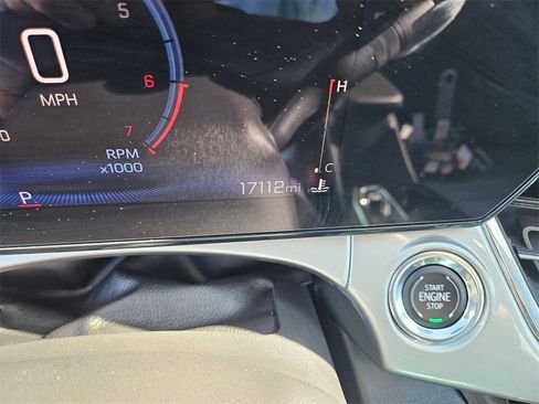 Used 2025 Chevrolet Trax LT w/ LT Convenience Package image 19