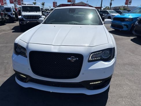 Used 2023 Chrysler 300 C RWD image 4