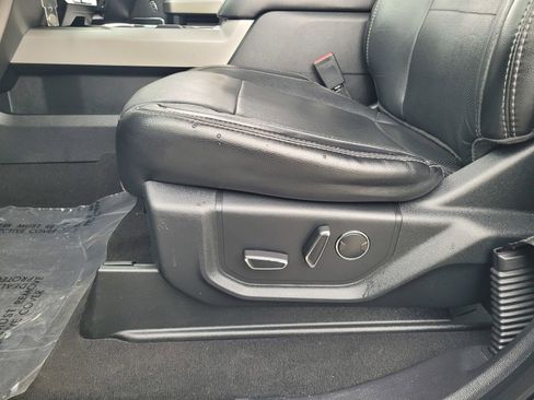 Used 2019 Ford F250 Lariat w/ Lariat Value Package image 23