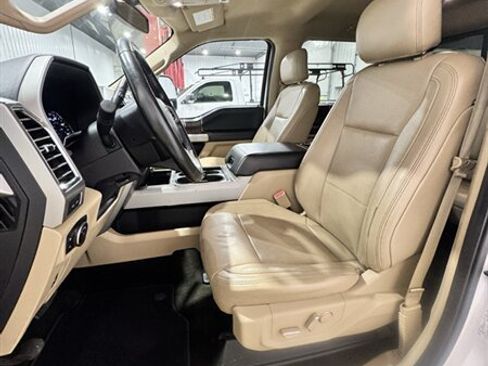 Used 2017 Ford F250 Lariat w/ Lariat Value Package AWD/4WD image 9