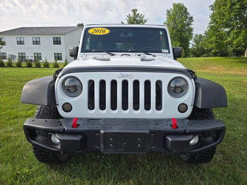 Used 2016 Jeep Wrangler Unlimited Rubicon AWD/4WD image 2