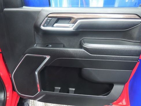 Used 2025 Chevrolet Silverado 1500 LT image 38