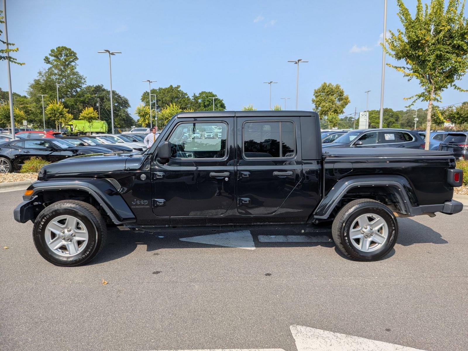 Used 2022 Jeep Gladiator Sport AWD/4WD image 6