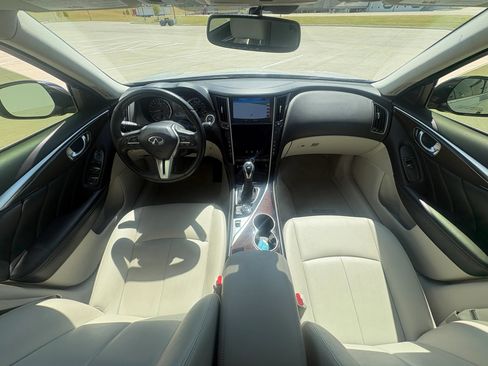 Used 2018 INFINITI Q50 Luxe w/ Essential Package (2.0T Luxe) RWD image 16