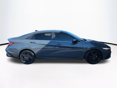 New 2026 Hyundai Elantra SEL Sport image 4