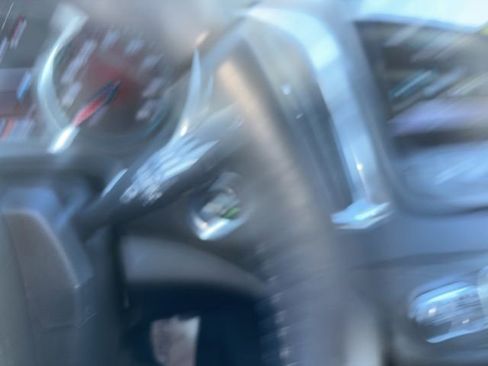 Used 2017 Chevrolet Malibu LT image 9