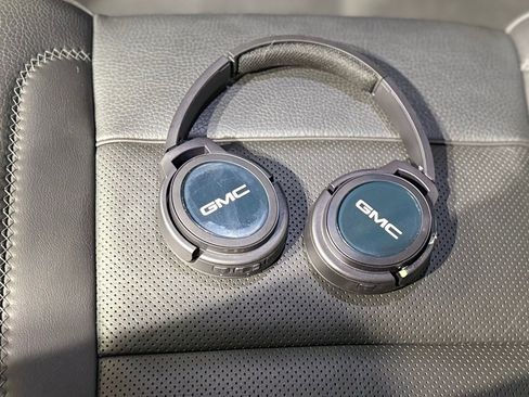 Used 2022 GMC Yukon Denali w/ Denali Ultimate Package image 63