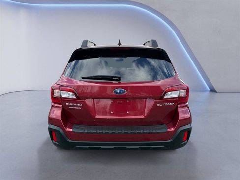 Used 2018 Subaru Outback 2.5i Premium image 4