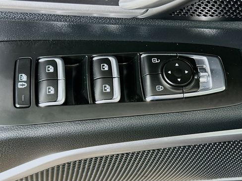 Used 2025 Kia Telluride S image 15