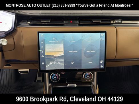 Used 2022 Land Rover Range Rover Long Wheelbase SE image 24