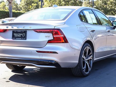 Used 2024 Volvo S60 B5 Plus image 9