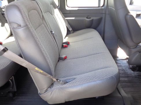 Used 2018 Chevrolet Express 2500 LS w/ Driver Convenience Package RWD image 39