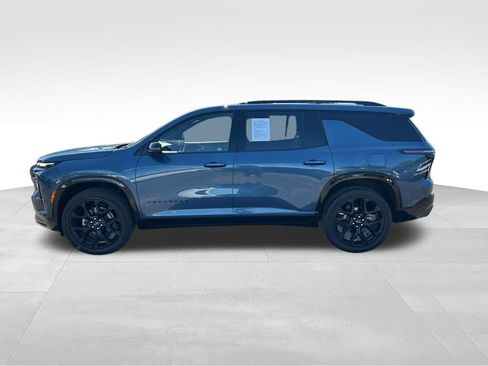 Used 2026 Chevrolet Traverse RS AWD/4WD image 2
