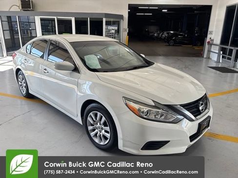 Used 2017 Nissan Altima 2.5 S w/ Power Driver Seat Package FWD image 4