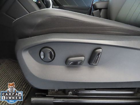 Used 2022 Volkswagen Tiguan SE FWD image 13