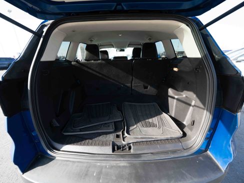 Used 2017 Ford Escape SE w/ SE Sport Appearance Package image 28